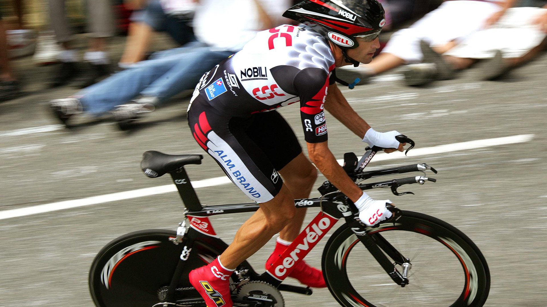 哈登转型组织核心，场均助攻联盟第一，哈登新动作